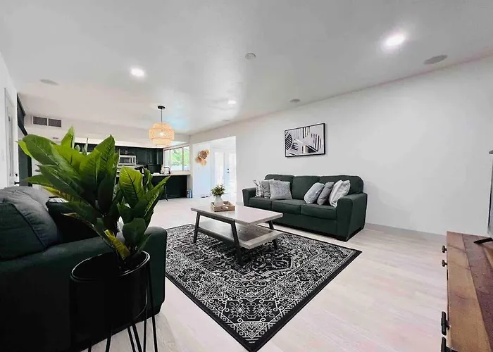 Stylish In The Heart Of W/ Private Pool *