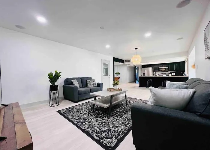 Stylish In The Heart Of W/ Private Pool *