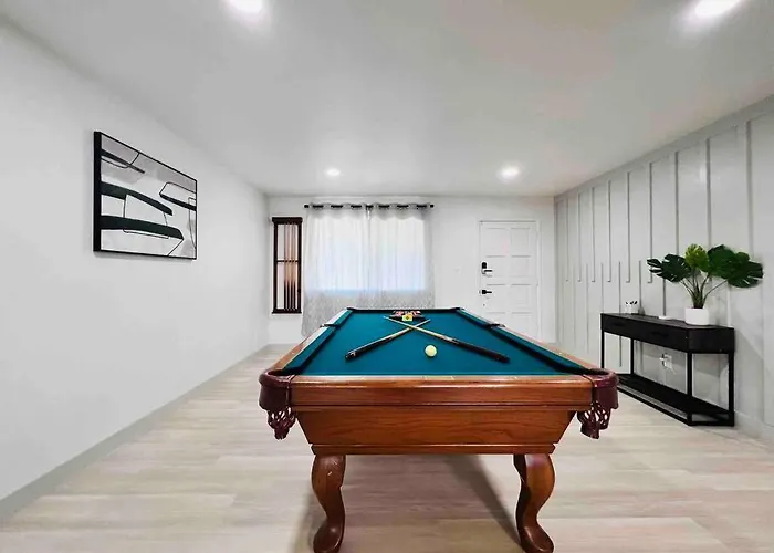 Stylish In The Heart Of W/ Private Pool