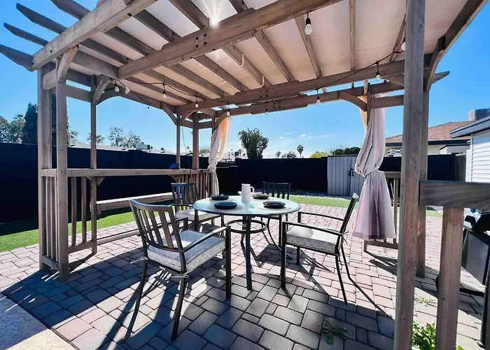 Stylish In The Heart Of W/ Private Pool Tempe